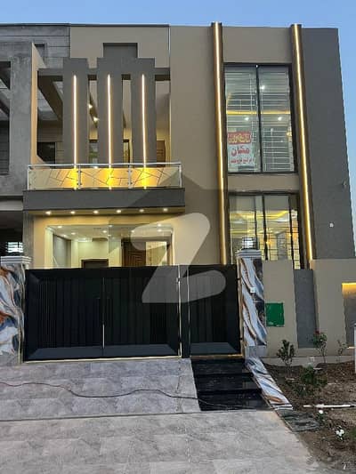 بحریہ نشیمن لاہور میں 3 کمروں کا 5 مرلہ مکان 1.65 کروڑ میں برائے فروخت۔