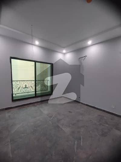 6 Marla Beautiful Flat Available For Rent Prime Location Near All Facilities