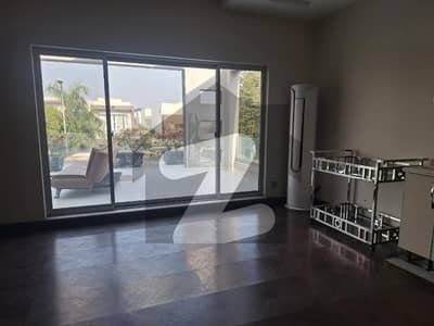 1 KANAL UPER PORTION AVAILABLE FOR RENT IN DHA PHASE 6 LAHORE