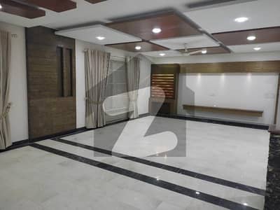 1 Kanal Basment For Rent