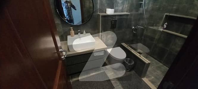 ڈی ایچ اے فیز 8 ڈی ایچ اے ڈیفینس,کراچی میں 7 کمروں کا 1 کنال مکان 25.0 کروڑ میں برائے فروخت۔