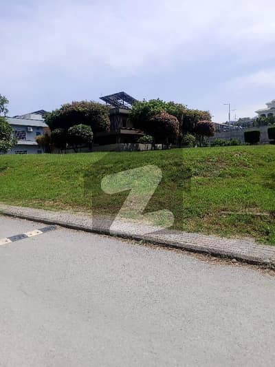 Prime 1 Kanal Plot For Sale On Main Sir Syed Boulevard Sec E Near Jacaranda Family Club