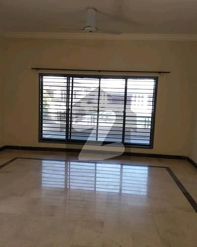 آئی ۔ 8 اسلام آباد میں 3 کمروں کا 1 کنال بالائی پورشن 2.2 لاکھ میں کرایہ پر دستیاب ہے۔