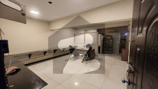 شاہراہِ فیصل کراچی میں 1 کمرے کا 3 مرلہ دفتر 85.0 ہزار میں کرایہ پر دستیاب ہے۔