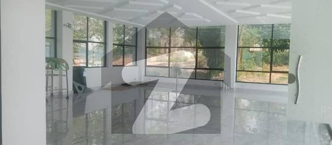 جی ۔ 8 اسلام آباد میں 1 کنال Studio عمارت 12.5 لاکھ میں کرایہ پر دستیاب ہے۔