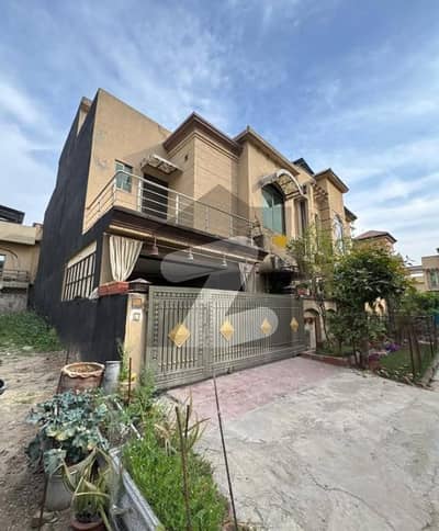 بحریہ ٹاؤن فیز 8 بحریہ ٹاؤن راولپنڈی,راولپنڈی میں 5 کمروں کا 7 مرلہ مکان 2.55 کروڑ میں برائے فروخت۔