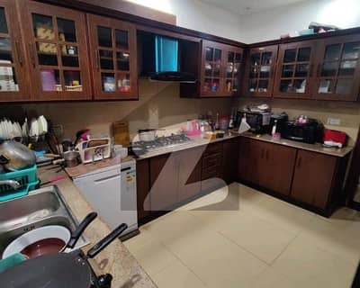 A House Of 10 Marla In Divine Gardens