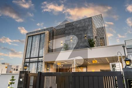 ڈی ایچ اے فیز 7 ڈیفنس (ڈی ایچ اے),لاہور میں 4 کمروں کا 10 مرلہ مکان 4.75 کروڑ میں برائے فروخت۔