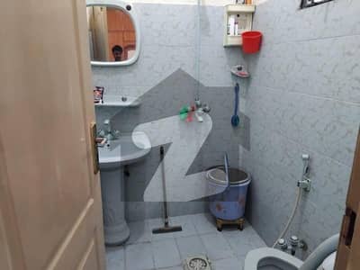 JOHAR TOWN BLOCK J 5 MARLA OLD HOUSE FOR SALE