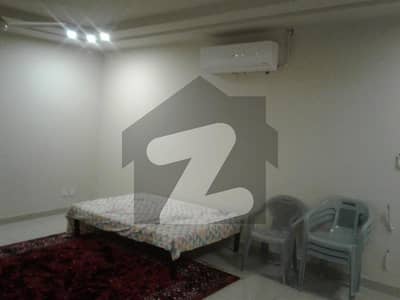 بحریہ ٹاؤن فیز 3 بحریہ ٹاؤن راولپنڈی,راولپنڈی میں 2 کمروں کا 7 مرلہ فلیٹ 1.3 لاکھ میں کرایہ پر دستیاب ہے۔