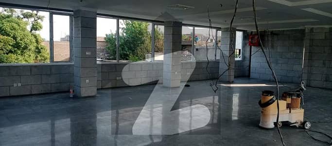 جی ۔ 8 اسلام آباد میں 1 کنال Studio عمارت 13.0 لاکھ میں کرایہ پر دستیاب ہے۔