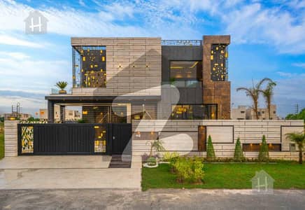 ڈی ایچ اے فیز 6 - بلاک بی فیز 6,ڈیفنس (ڈی ایچ اے),لاہور میں 5 کمروں کا 1 کنال مکان 9.95 کروڑ میں برائے فروخت۔