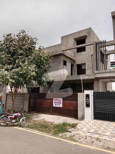 10.11 MARLA GRAY STRUCTURE HOUSE FOR SALE IN DREAM GARDENS, PHASE 2, LAHORE.