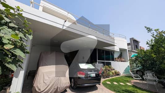 ڈی ایچ اے فیز 3 - بلاک ایکس فیز 3,ڈیفنس (ڈی ایچ اے),لاہور میں 5 کمروں کا 1 کنال مکان 8.25 کروڑ میں برائے فروخت۔