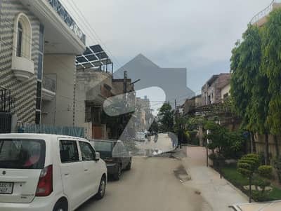 جوہر ٹاؤن فیز 1 - بلاک اے2 جوہر ٹاؤن فیز 1,جوہر ٹاؤن,لاہور میں 4 کمروں کا 7 مرلہ مکان 2.85 کروڑ میں برائے فروخت۔