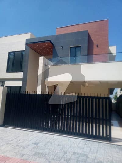 ڈی ایچ اے ڈیفینس فیز 2 ڈی ایچ اے ڈیفینس,اسلام آباد میں 6 کمروں کا 1 کنال مکان 13.5 کروڑ میں برائے فروخت۔