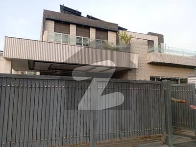 ڈی ایچ اے فیز 6 - بلاک سی فیز 6,ڈیفنس (ڈی ایچ اے),لاہور میں 5 کمروں کا 1 کنال مکان 10.0 کروڑ میں برائے فروخت۔