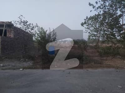 ڈی ایچ اے فیز 7 ڈیفنس (ڈی ایچ اے),لاہور میں 10 مرلہ رہائشی پلاٹ 2.05 کروڑ میں برائے فروخت۔