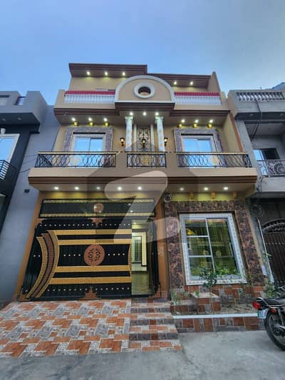 شاداب گارڈن لاہور میں 6 کمروں کا 5 مرلہ مکان 2.15 کروڑ میں برائے فروخت۔