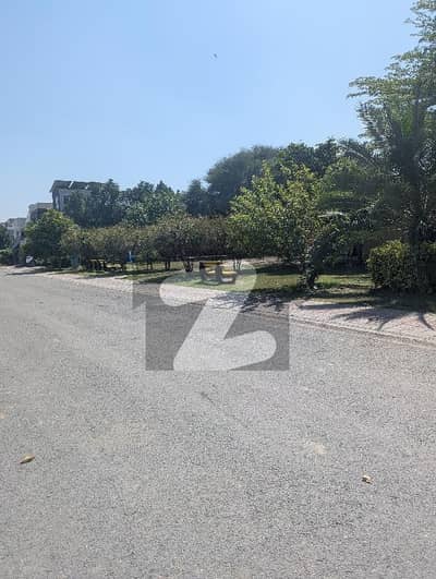 10 MARLA PLOT IS AVAILABLE FOR SALE IN RAFI BLOCK, SECTOR E, BAHRIA TOWN LAHORE (FACING PARK - PUP PAID)