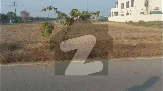 DHA PAHSE 7 BLOCK Y PLOT NO 2565 FOR SALE NO DB NO POLE PAPER AVAILABLE
