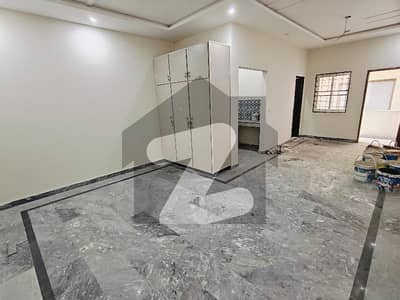 جوہر ٹاؤن فیز 2 جوہر ٹاؤن,لاہور میں 1 کمرے کا 2 مرلہ فلیٹ 35.0 ہزار میں کرایہ پر دستیاب ہے۔