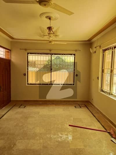 گرین ایونیو اسلام آباد میں 4 کمروں کا 6 مرلہ مکان 91.0 ہزار میں کرایہ پر دستیاب ہے۔