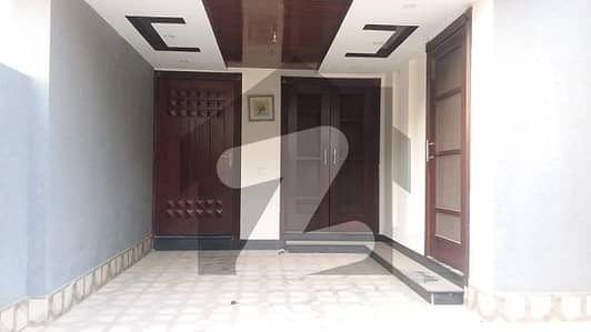 بحریہ ٹاؤن ۔ بلاک بی بی بحریہ ٹاؤن سیکٹرڈی,بحریہ ٹاؤن,لاہور میں 3 کمروں کا 5 مرلہ مکان 85.0 ہزار میں کرایہ پر دستیاب ہے۔