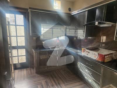 upper unit for rent 2 bed