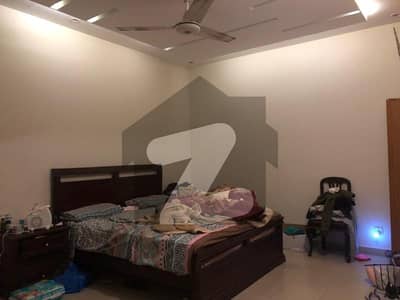 این ایف سی 1 لاہور میں 1 کمرے کا 10 مرلہ زیریں پورشن 55.0 ہزار میں کرایہ پر دستیاب ہے۔