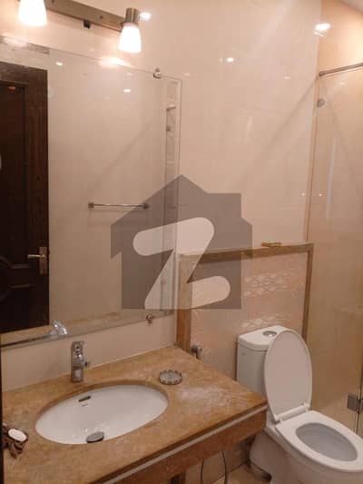 5 MARLA FULL HOUSE FOR RENT GOOD LOCATION HOUSE AND GOOD CONDITION BRAND NEW HOUSE FOR RENT