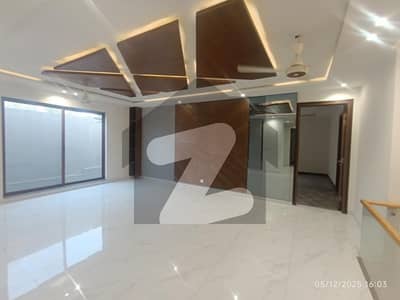 ڈی ایچ اے فیز 4 ۔ بلاک کے کے ڈی ایچ اے فیز 4,ڈیفنس (ڈی ایچ اے),لاہور میں 2 کمروں کا 9 مرلہ مکان 78.5 ہزار میں کرایہ پر دستیاب ہے۔