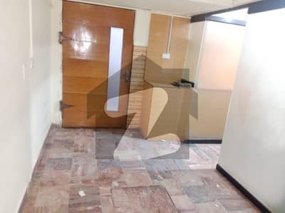 Main Boat Basin 2000 Square Feet Ground Floor Shope For Rent
