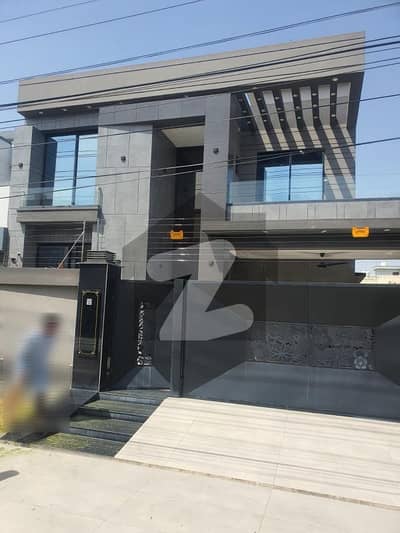 Prime Location Central Park - Block A Upper Portion Sized 10 Marla Is Available