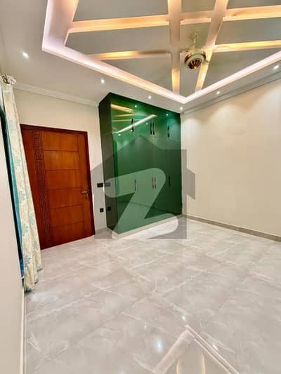 فارمانئیٹس ہاؤسنگ سکیم لاہور میں 3 کمروں کا 5 مرلہ بالائی پورشن 45.0 ہزار میں کرایہ پر دستیاب ہے۔