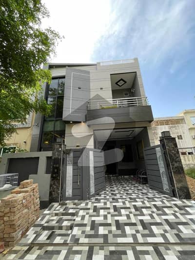 لیک سٹی - سیکٹر M7 - بلاک بی لیک سٹی ۔ سیکٹرایم ۔ 7,لیک سٹی,رائیونڈ روڈ,لاہور میں 4 کمروں کا 5 مرلہ مکان 2.6 کروڑ میں برائے فروخت۔