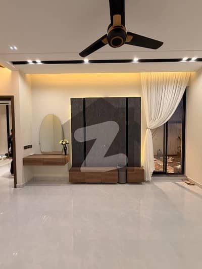 لیک سٹی میڈوز فیز 1 - بلاک ایف لیک سٹی میڈوز فیز 1,لیک سٹی میڈوز,لاہور میں 5 کمروں کا 10 مرلہ مکان 1.6 لاکھ میں کرایہ پر دستیاب ہے۔