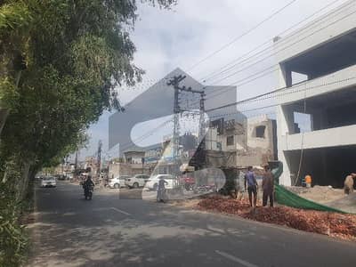 کالج روڈ لاہور میں 2 کنال Studio عمارت 12.0 لاکھ میں کرایہ پر دستیاب ہے۔