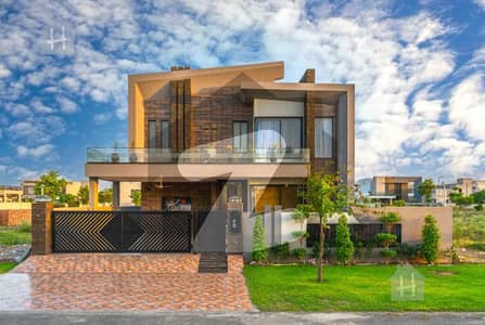 ڈی ایچ اے فیز 6 ڈیفنس (ڈی ایچ اے),لاہور میں 5 کمروں کا 1 کنال مکان 8.45 کروڑ میں برائے فروخت۔