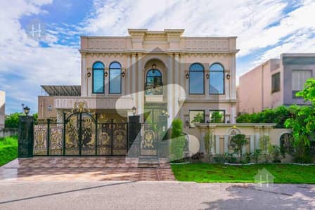 ڈی ایچ اے فیز 6 ڈیفنس (ڈی ایچ اے),لاہور میں 5 کمروں کا 1 کنال مکان 8.6 کروڑ میں برائے فروخت۔