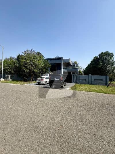 Moderate Elegant style farmhouse for Sale