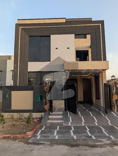 بحریہ نشیمن لاہور میں 3 کمروں کا 5 مرلہ مکان 1.65 کروڑ میں برائے فروخت۔