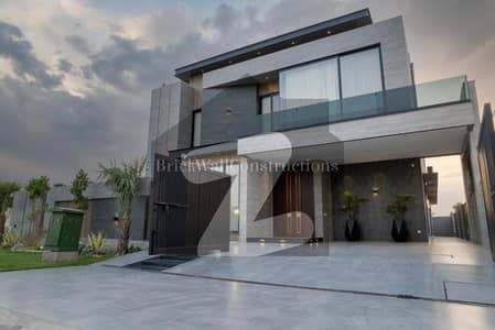 FULLY FURNISHED ONE KANAL BEAUTIFUL MODERN BUNGALOW AVAILABLE FOR SALE IN DHA 6