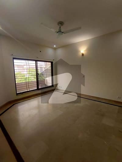 Phase 8 Ex Park View Villa For Rent