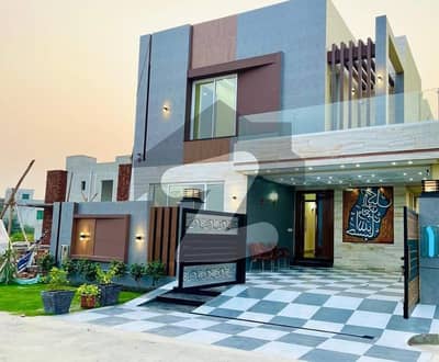 ڈی ایچ اے فیز 4 ۔ بلاک کے کے ڈی ایچ اے فیز 4,ڈیفنس (ڈی ایچ اے),لاہور میں 4 کمروں کا 10 مرلہ مکان 5.65 کروڑ میں برائے فروخت۔