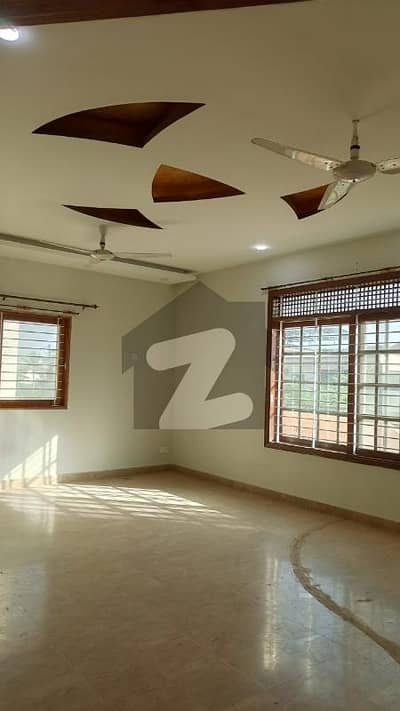 ڈی ایچ اے فیز 7 ڈی ایچ اے ڈیفینس,کراچی میں 5 کمروں کا 1 کنال مکان 4.5 لاکھ میں کرایہ پر دستیاب ہے۔