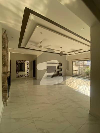 لیک سٹی میڈوز لاہور میں 5 کمروں کا 10 مرلہ مکان 1.6 لاکھ میں کرایہ پر دستیاب ہے۔