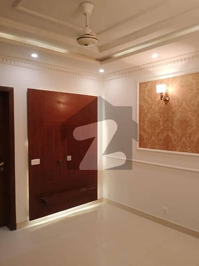 فارمانئیٹس ہاؤسنگ سکیم لاہور میں 2 کمروں کا 5 مرلہ بالائی پورشن 38.0 ہزار میں کرایہ پر دستیاب ہے۔