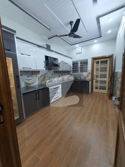 میڈیا ٹاؤن راولپنڈی میں 6 کمروں کا 12 مرلہ مکان 6.3 کروڑ میں برائے فروخت۔