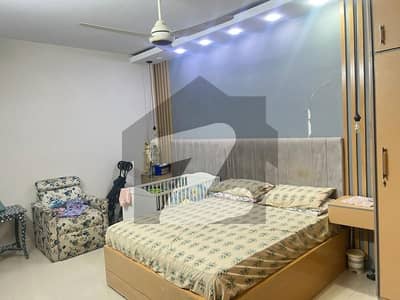 خالد بِن ولید روڈ کراچی میں 4 کمروں کا 11 مرلہ فلیٹ 4.75 کروڑ میں برائے فروخت۔